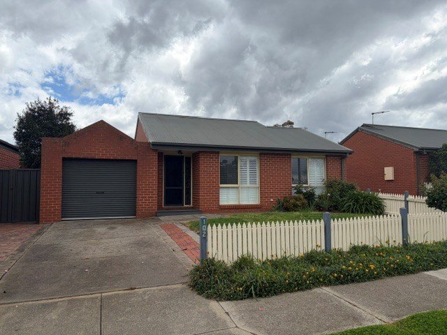 1/102 Main Road Riddells Creek 3431