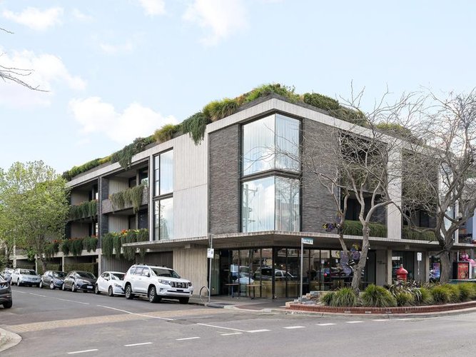 110/2 Pine Avenue Elwood 3184