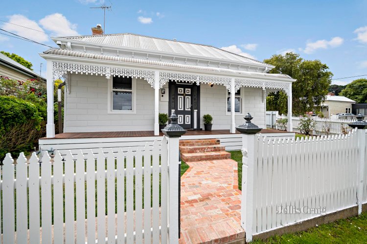 111 Clissold Street Black Hill 3350