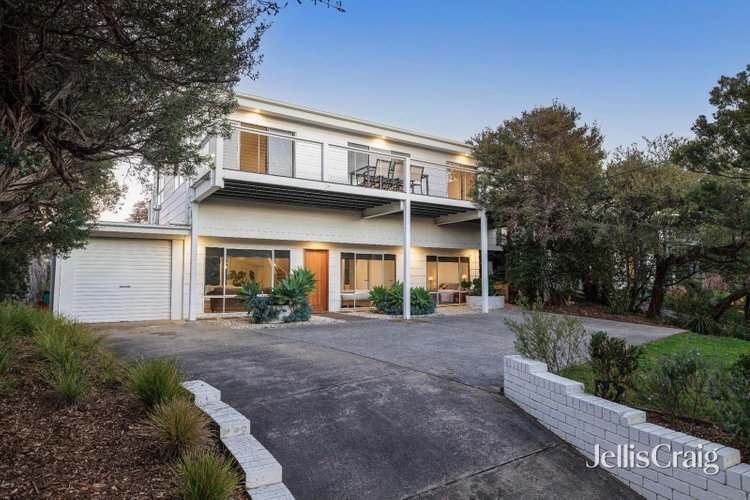 111 Golf Parade Rye 3941