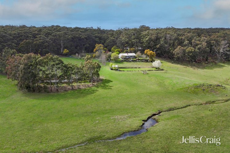 111 Muntzs Road Woodend 3442