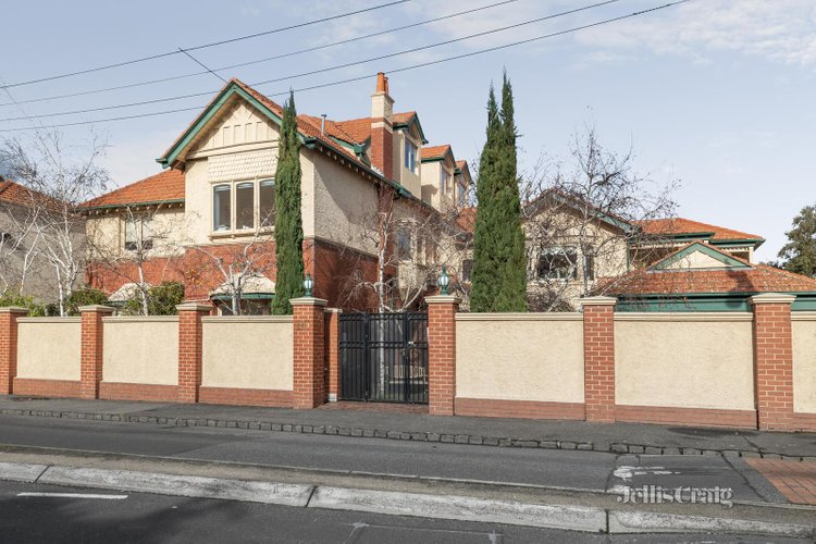 1 110 Liddiard Street Hawthorn 3122