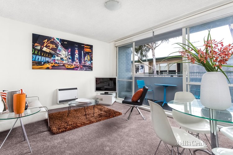 11/119 Wellington Street Flemington 3031