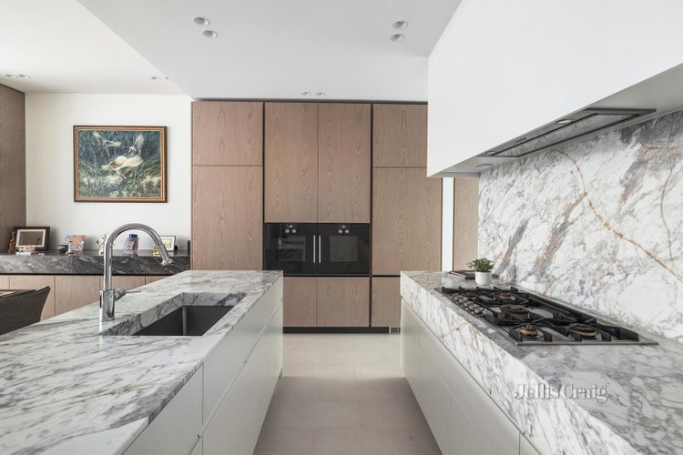 11 2-4 Scott Grove Glen Iris 3146