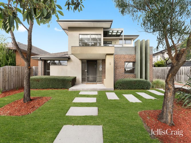 1/12 Adrienne Crescent  Mount Waverley 3149