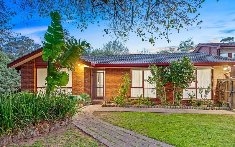 1/12 Halsey Street  Ferntree Gully 3156