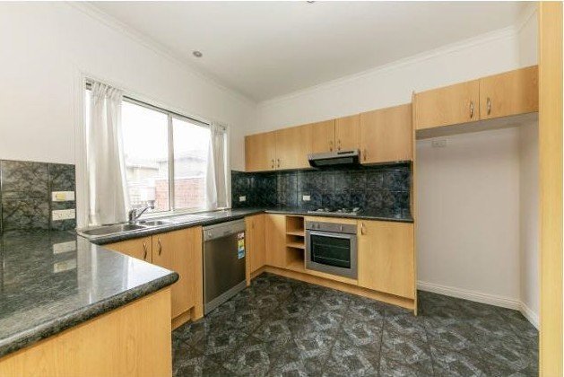 1/12 Jacana Court Chadstone 3148