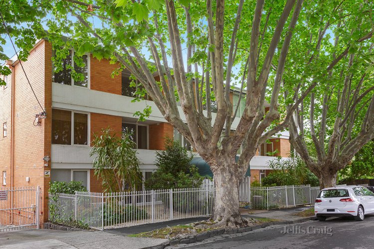 11/21 Tintern Avenue Toorak 3142