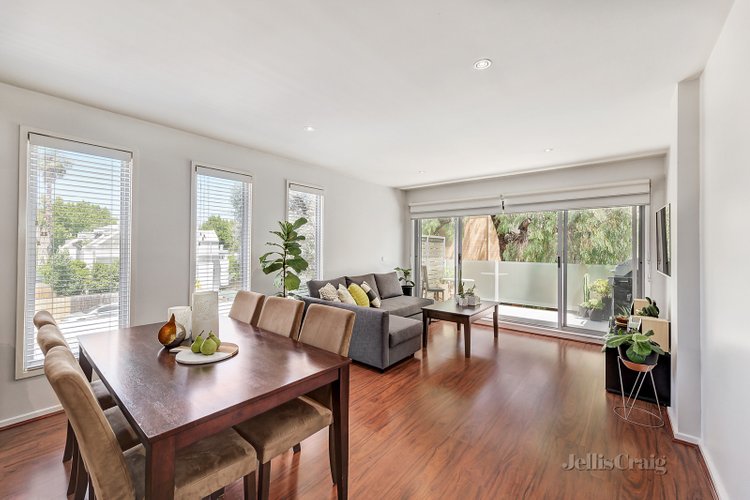 11/27 Charnwood Road St Kilda 3182