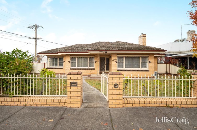 1127 Eyre Street  Newington 3350