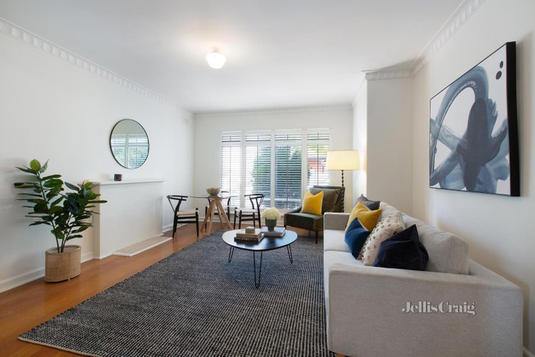 1 13 Hawksburn Road South Yarra 3141