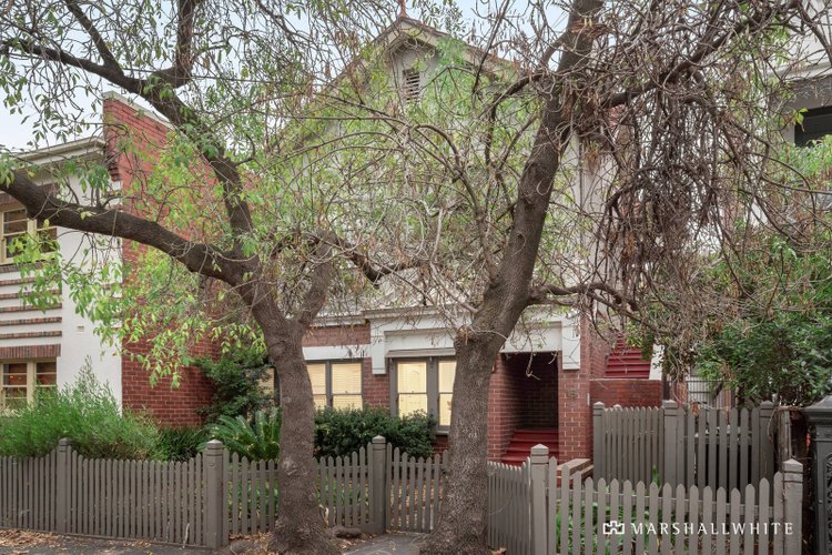 1/13 Loch Street