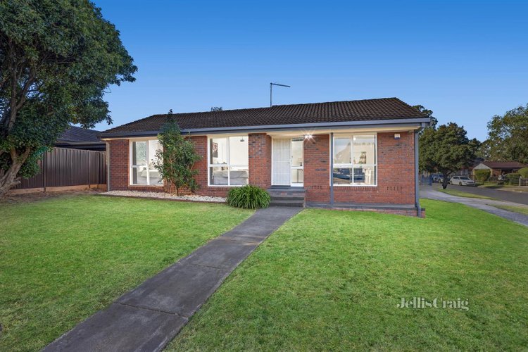 1 13 Oakbank Court Wheelers Hill 3150