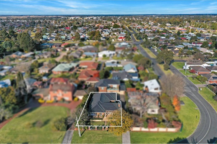 1/13 Williams Parade, Bairnsdale
