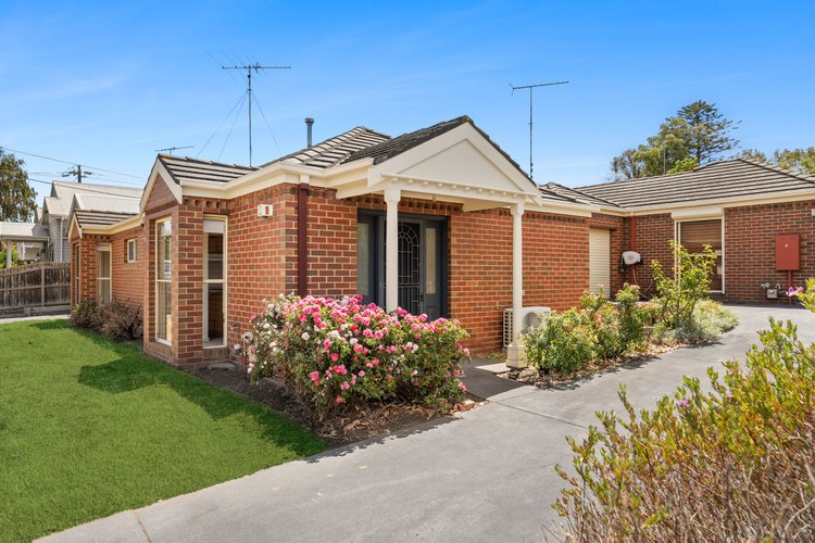 1/130 West Fyans Street  Newtown 3220