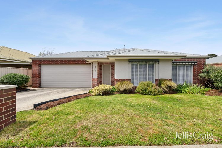 1 131 Larter Street Canadian 3350