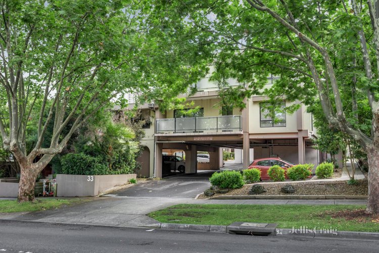 11 33 Albion Road Box Hill 3128