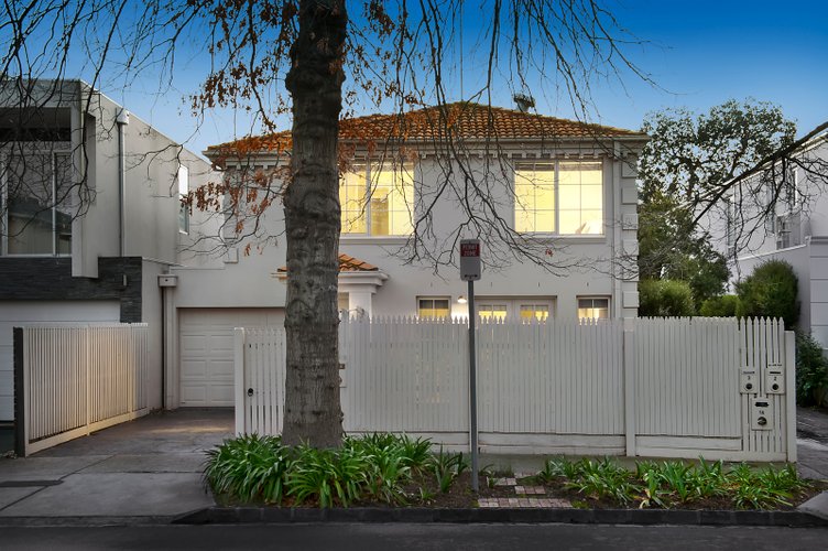 1/14 Kaikoura Avenue Hawthorn East 3123