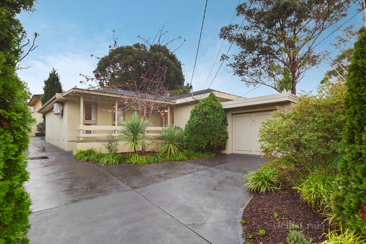 1/15 Boronia Grove Doncaster East 3109