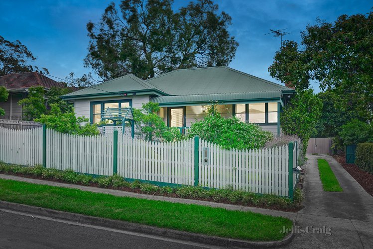 1/15 Echuca Road Greensborough 3088