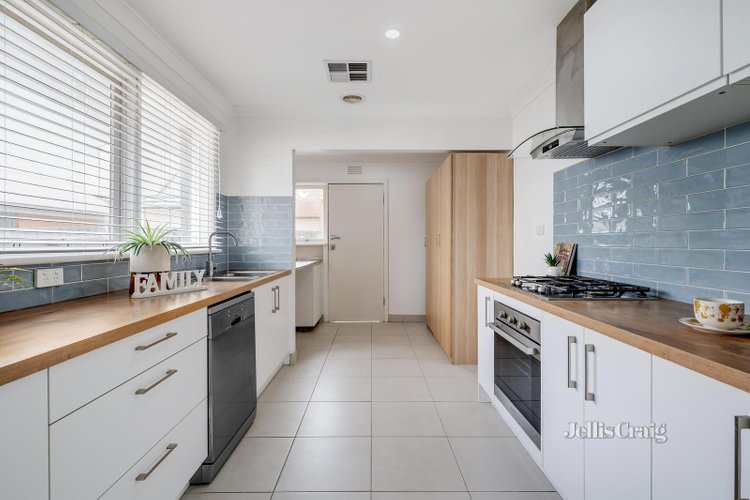 1 15 Kauri Court Mitcham 3132
