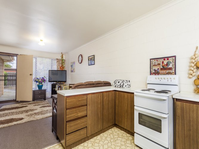 1/158 Bacchus Marsh Road, Corio