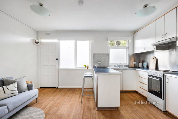 1 158 Separation Street Northcote 3070