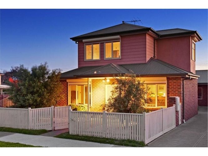 1 15A Edward Avenue Altona North 3025