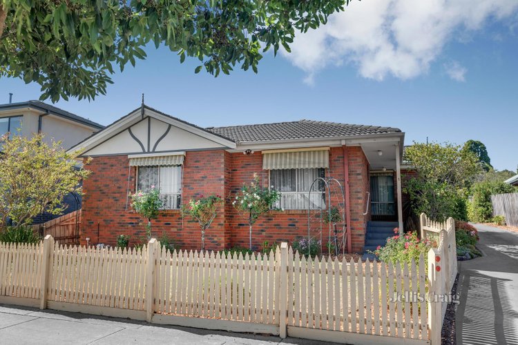 1 16 Adrienne Crescent Mount Waverley 3149