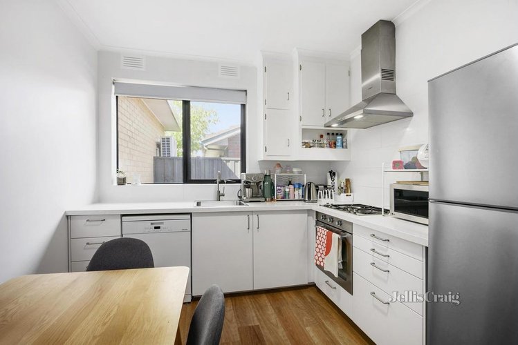 1/16 Kauri Grove Glen Waverley 3150