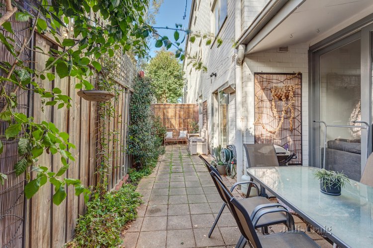 1/16 Rowena Parade Richmond 3121