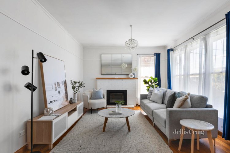 1 161 Boldrewood Parade Reservoir 3073