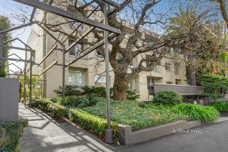 1 168 Toorak Road West  South Yarra 3141
