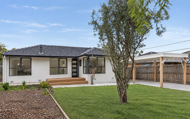 1/17 Andrew Street  Mooroolbark 3138