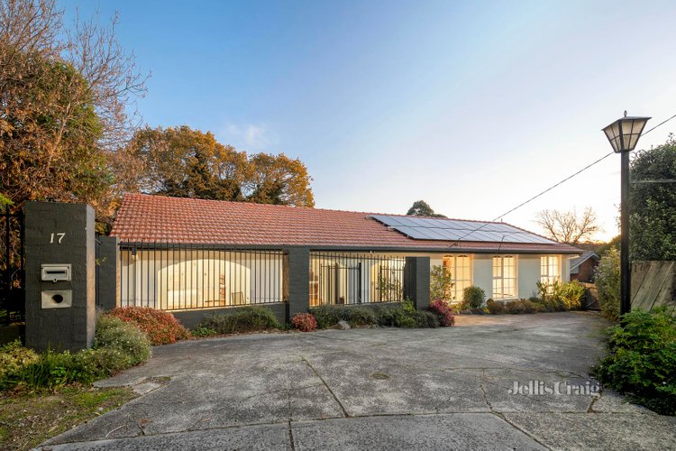 1 17 Kanandah Court Research 3095