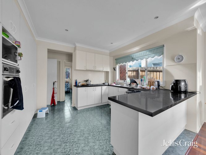 1/18 Garrisson Drive Glen Waverley 3150