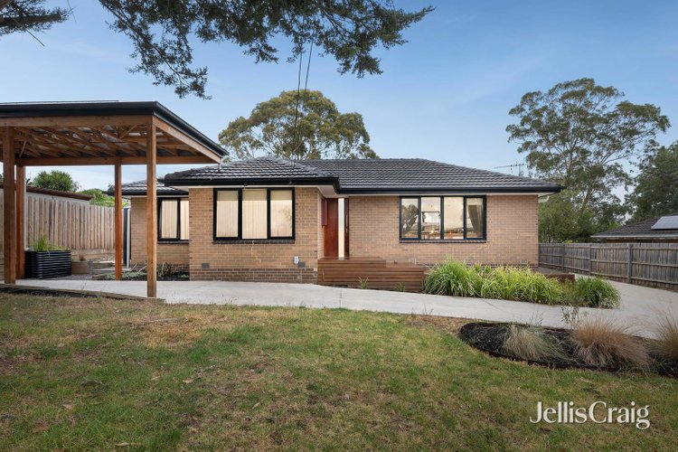 1 18 Nolan Avenue Mooroolbark 3138