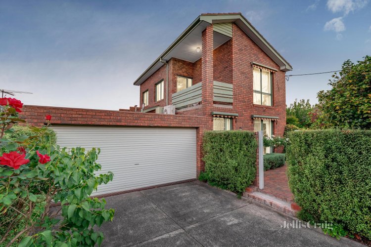 1 18 Woodlands Avenue Kew East 3102