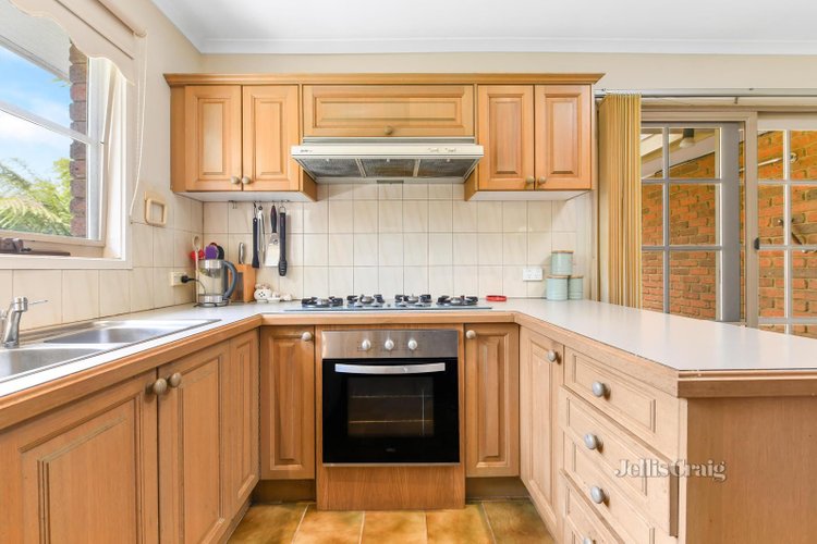 1/19 Crocus Crescent Glen Waverley 3150