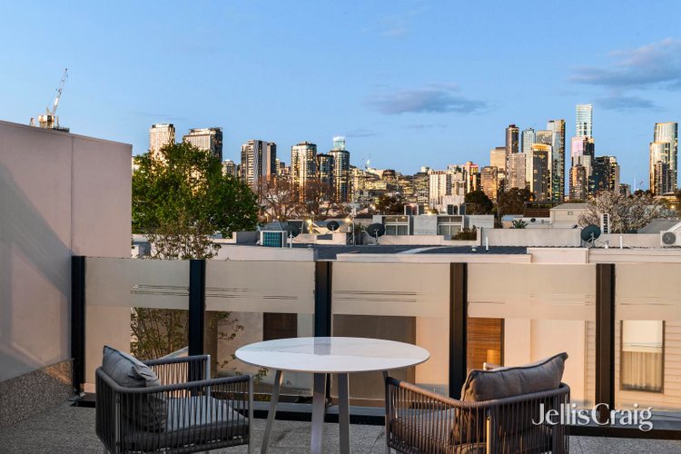 11 97-101 Cruikshank Street Port Melbourne 3207