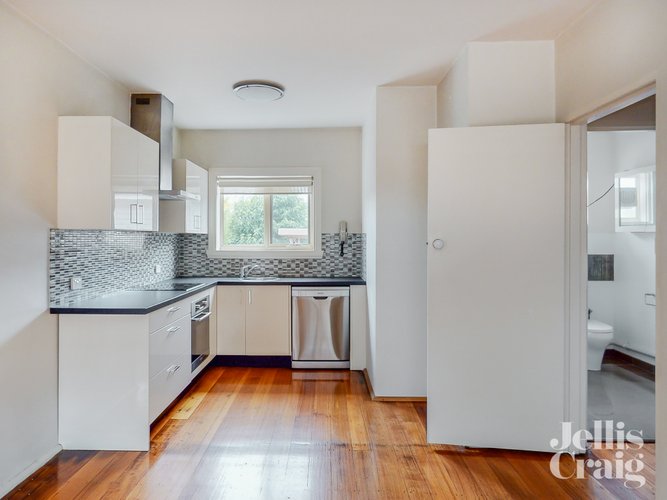 1/1a Gilbertson Street  Essendon 3040