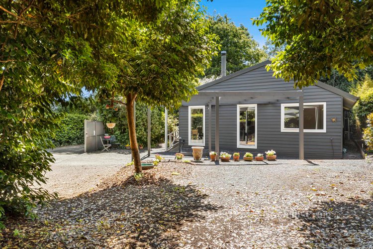 11B Falls Road Trentham 3458