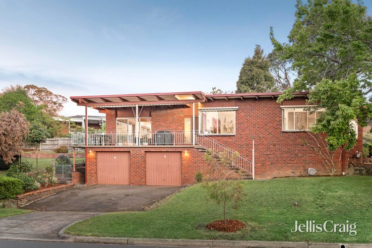 12 Breakaday Pass Chirnside Park 3116