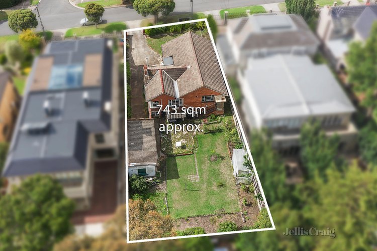12 Burroughs Road Balwyn 3103