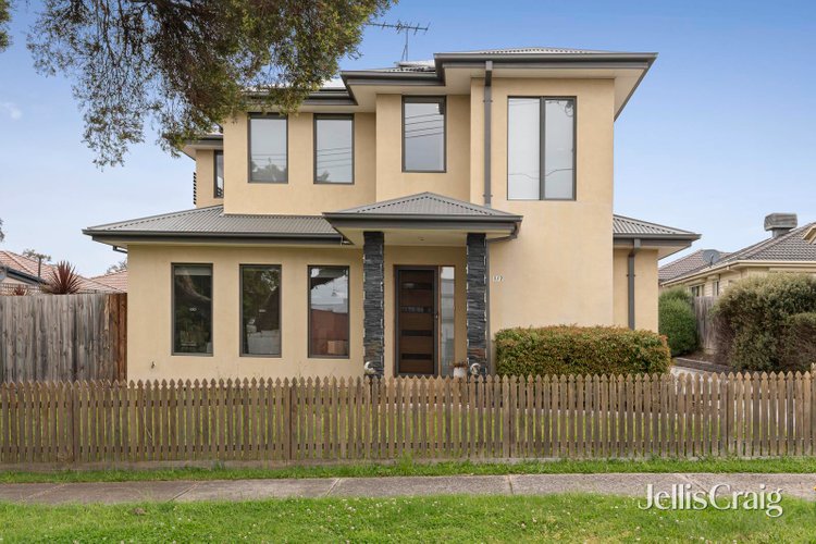 1 2 Burton Court Bayswater 3153