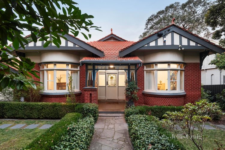 12 Chaucer Crescent Canterbury 3126