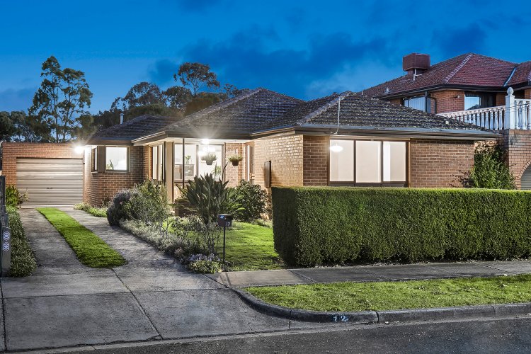 12 Cloverdale Close Burwood East 3151