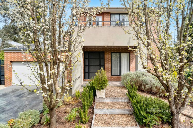 12 Coach House Boulevard Woodend 3442