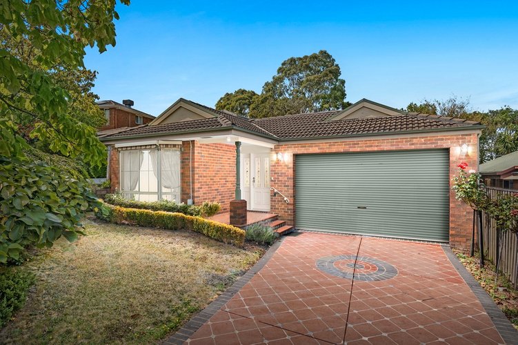 12 Commerford Place Chirnside Park 3116