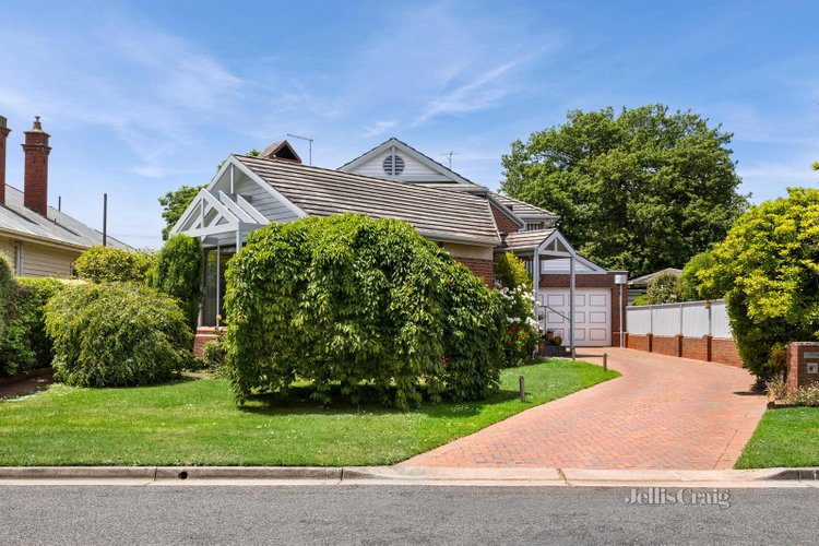 12 Dawsons Avenue Lake Wendouree 3350